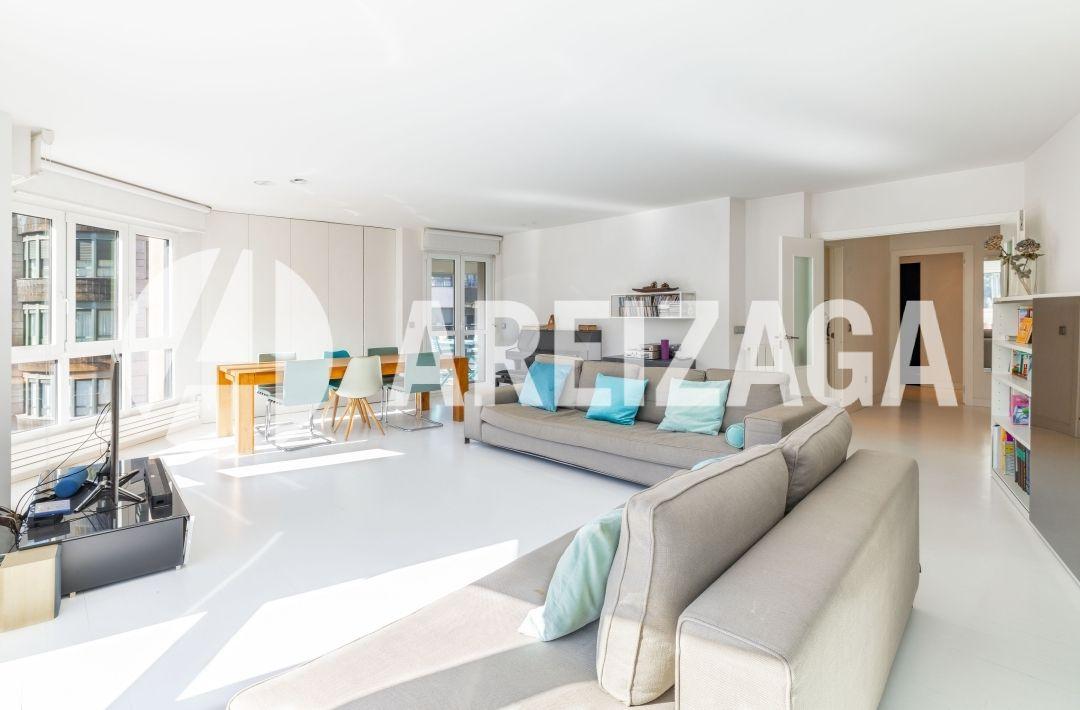 Flat for Sale in San Sebastián