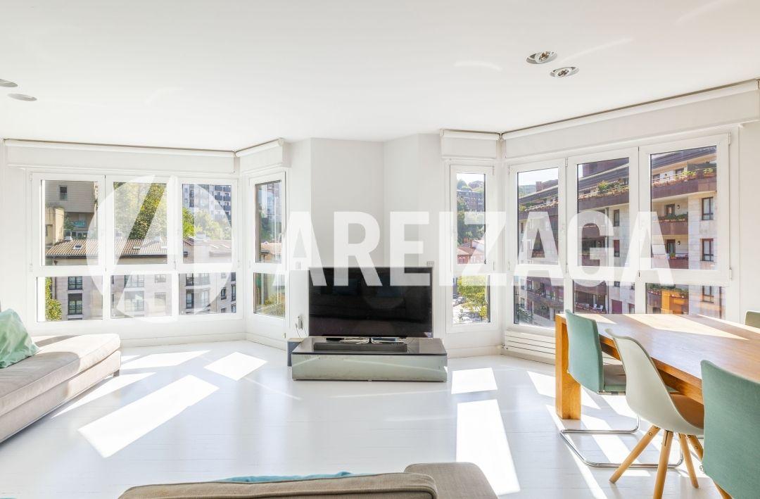 Flat for Sale in San Sebastián