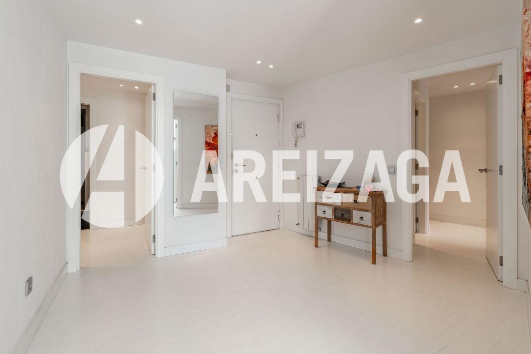Flat for Sale in San Sebastián