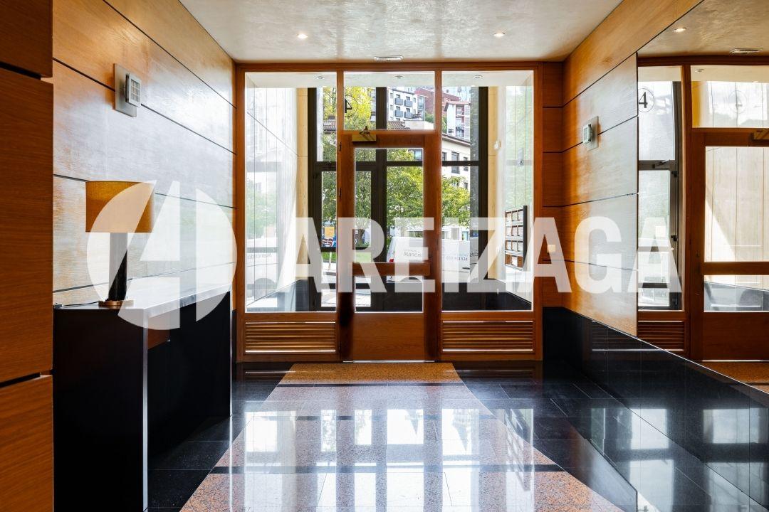 Flat for Sale in San Sebastián
