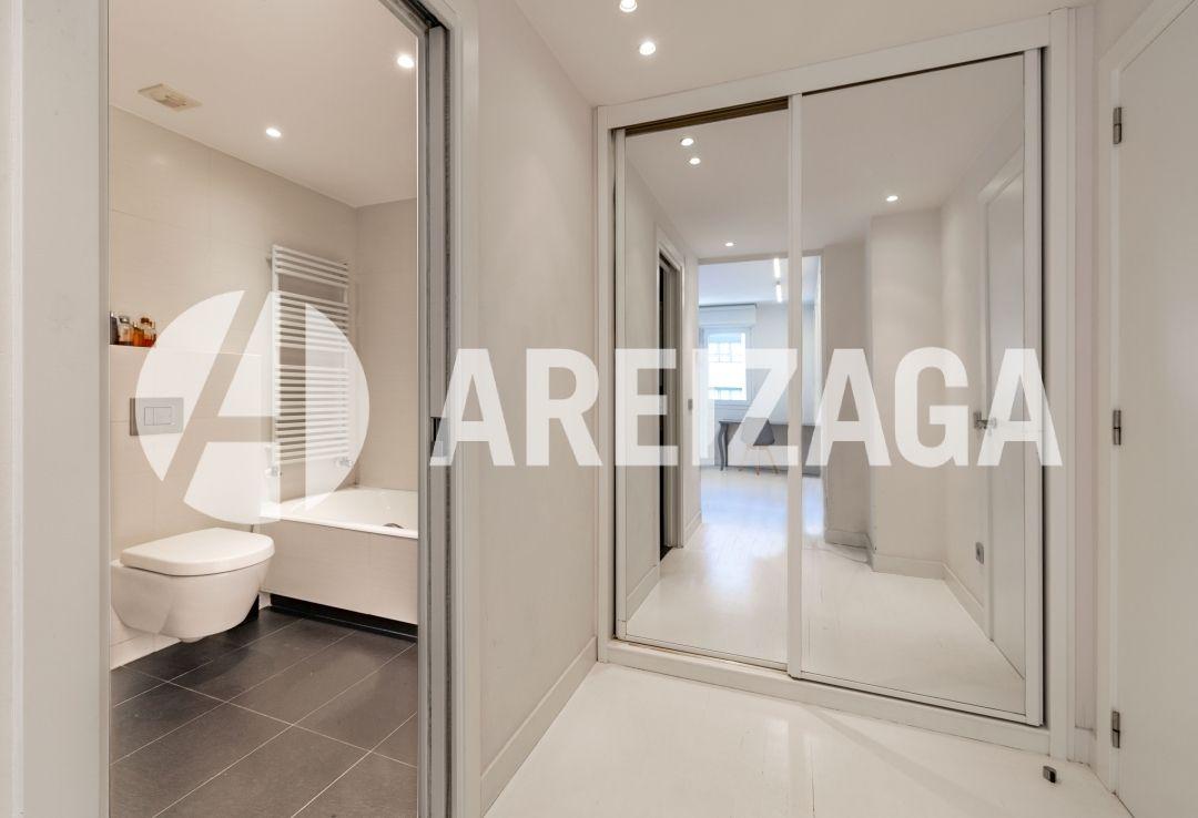 Flat for Sale in San Sebastián