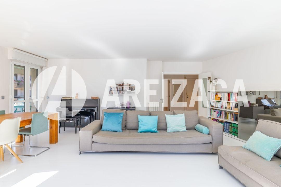 Flat for Sale in San Sebastián