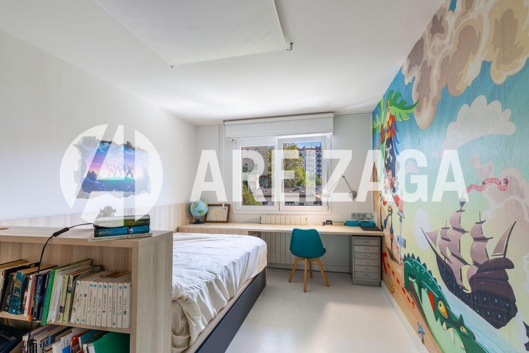 Flat for Sale in San Sebastián