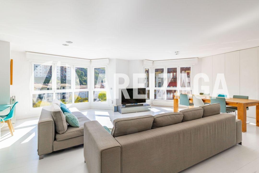 Flat for Sale in San Sebastián