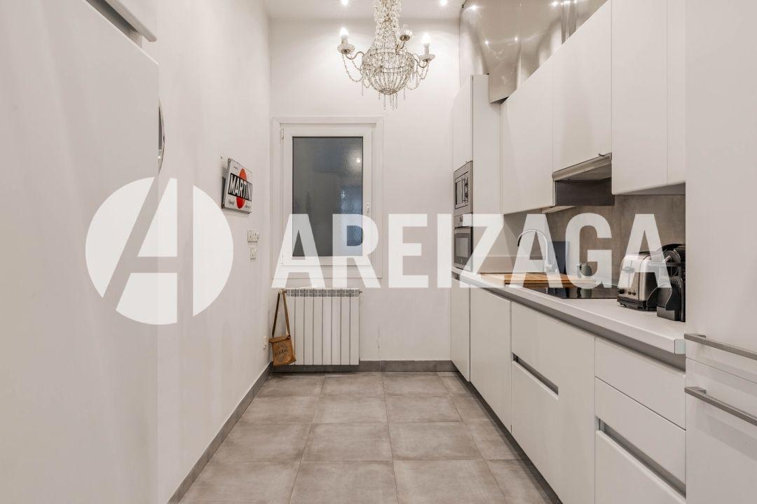 Flat for Sale in San Sebastián
