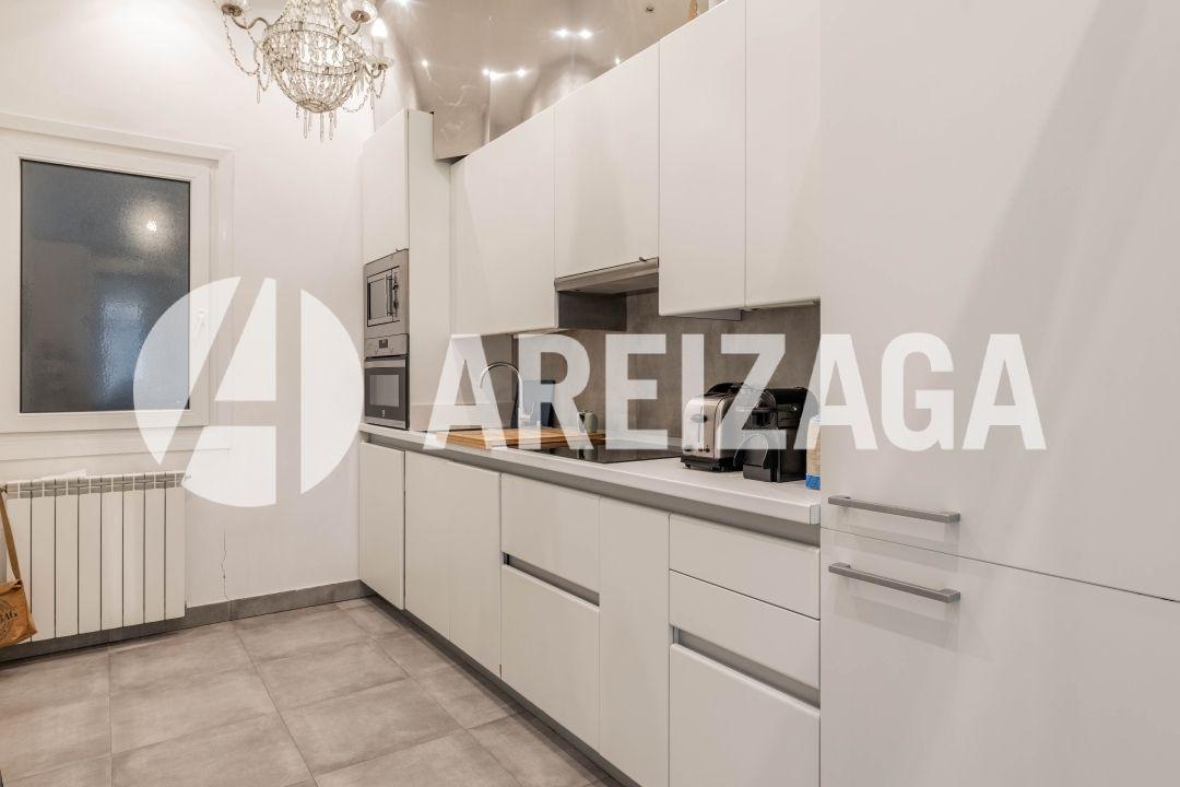 Flat for Sale in San Sebastián