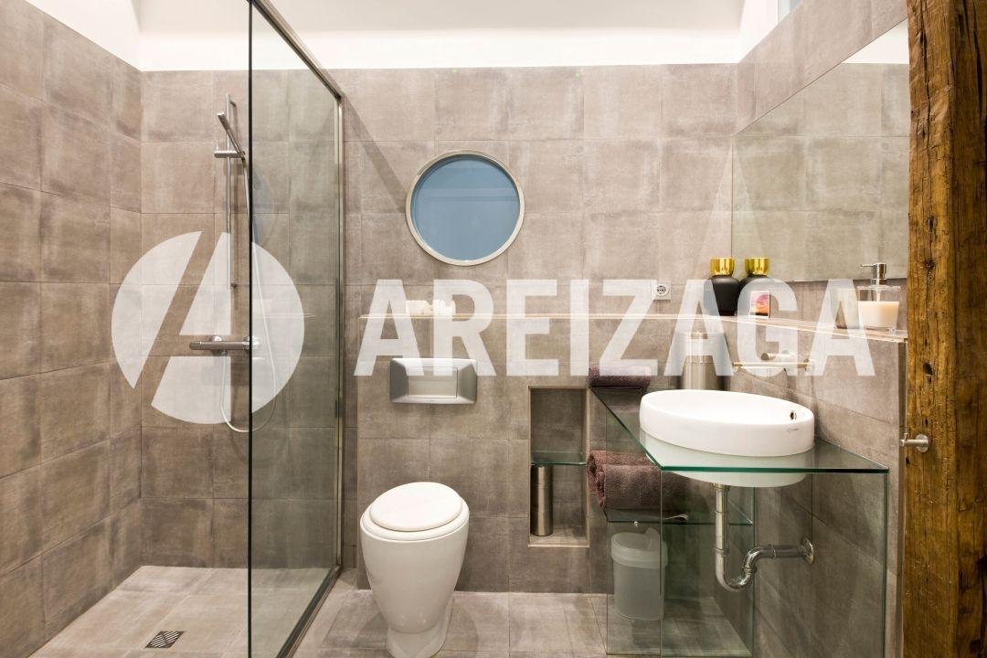 Flat for Sale in San Sebastián