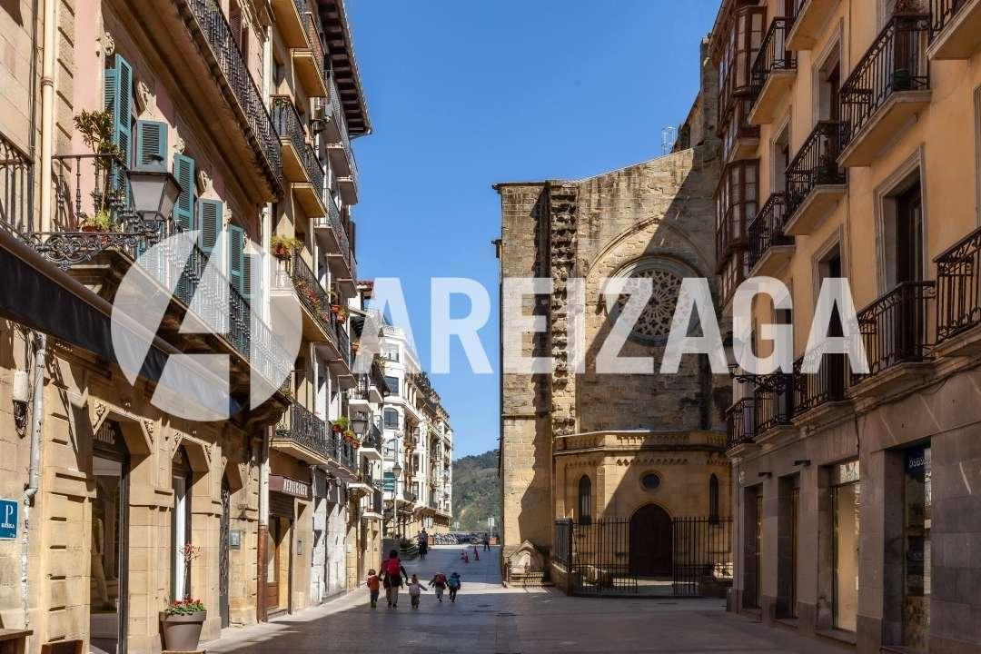 Flat for Sale in San Sebastián