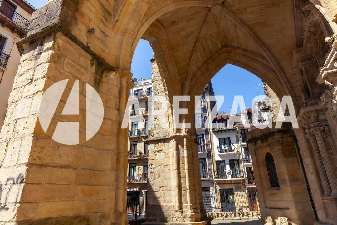 Flat for Sale in San Sebastián
