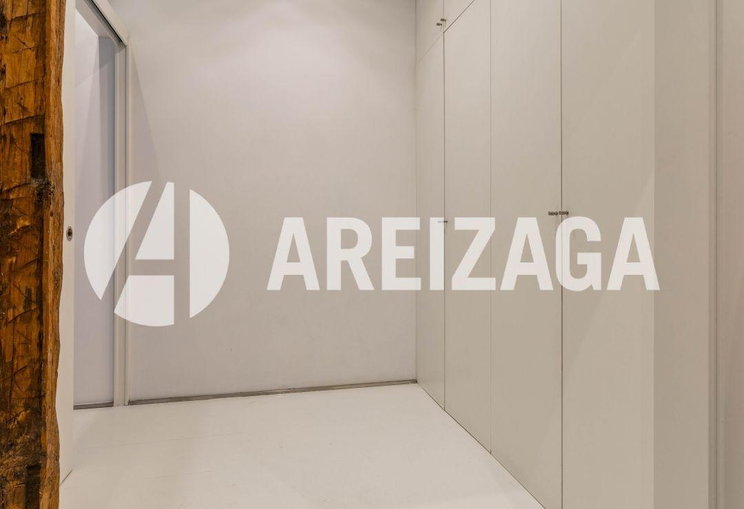 Flat for Sale in San Sebastián