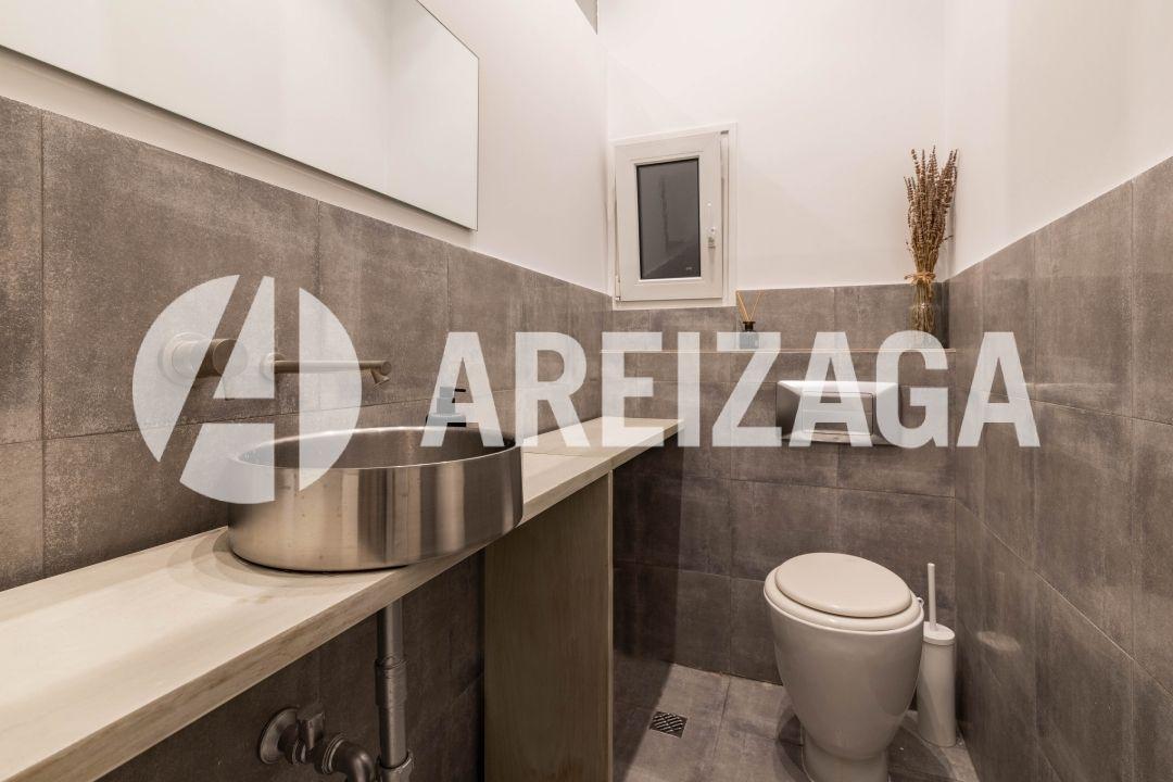 Flat for Sale in San Sebastián