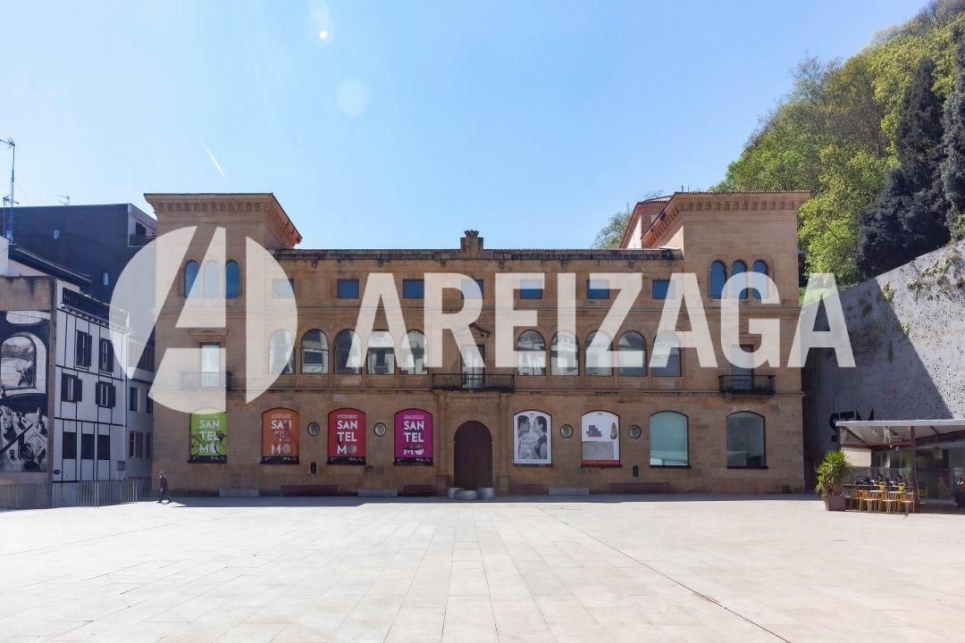 Flat for Sale in San Sebastián