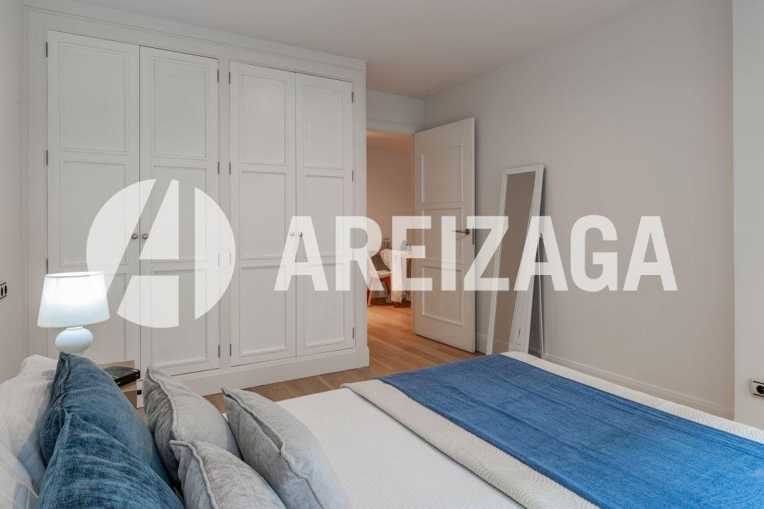 Flat for Sale in San Sebastián