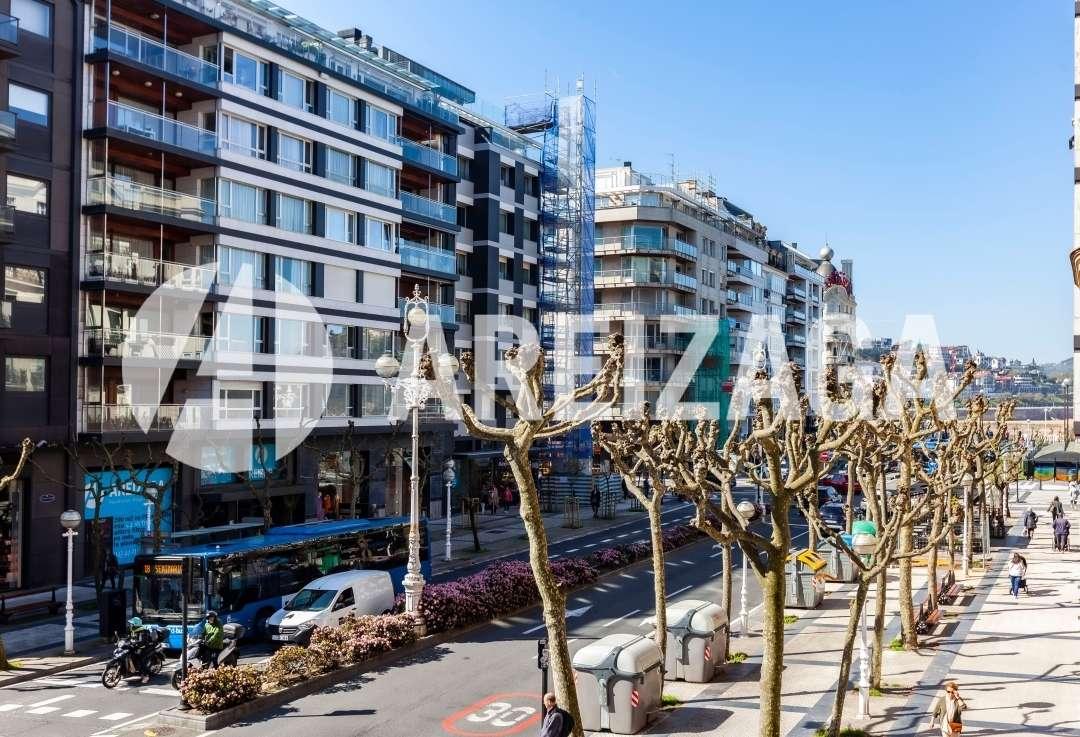 Flat for Sale in San Sebastián
