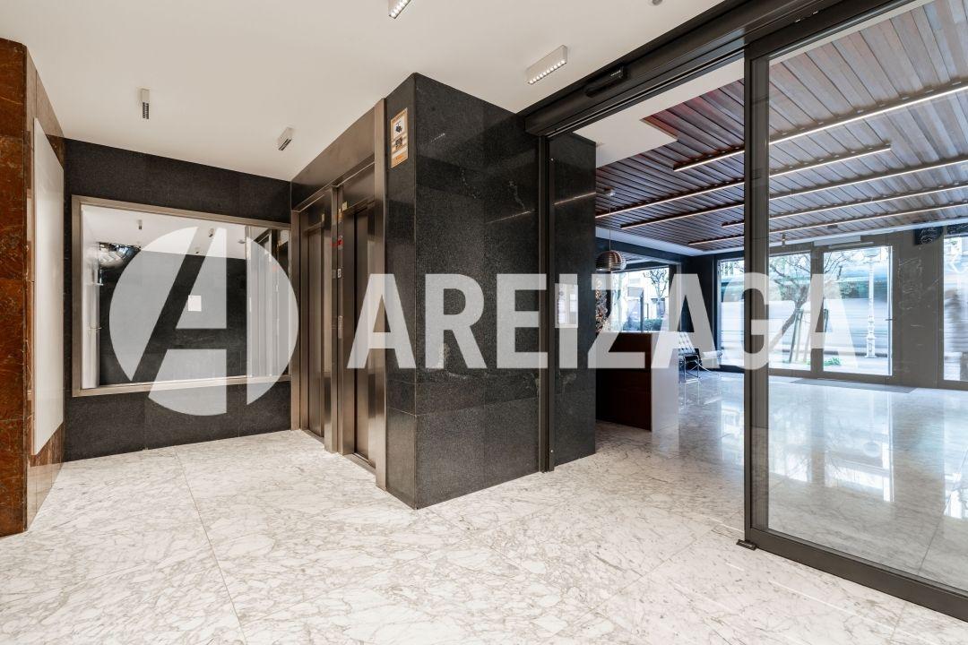 Flat for Sale in San Sebastián