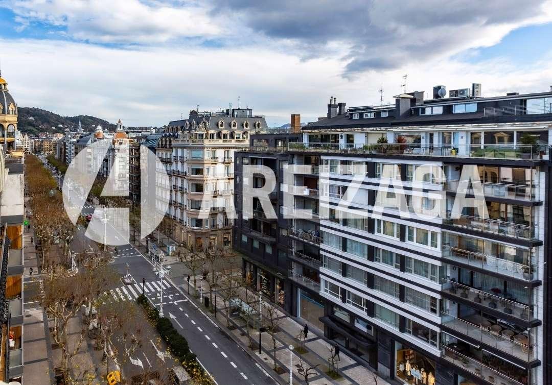 Flat for Sale in San Sebastián