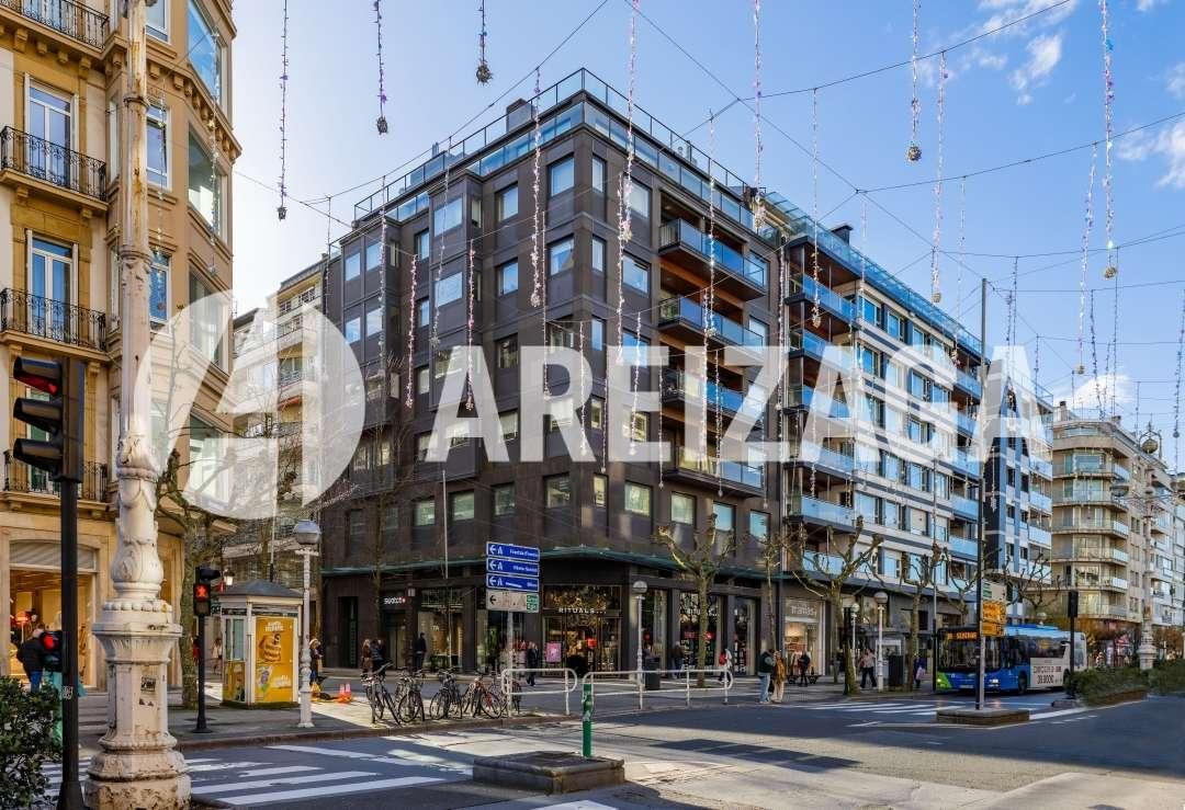 Flat for Sale in San Sebastián