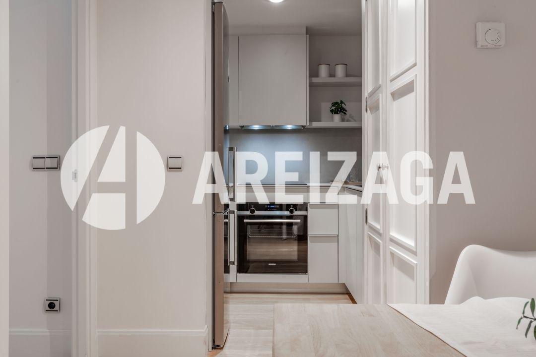 Flat for Sale in San Sebastián