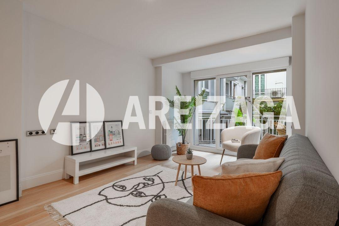 Flat for Sale in San Sebastián