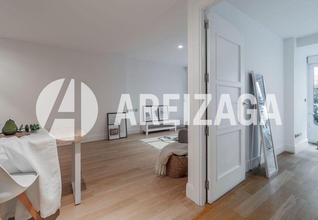 Flat for Sale in San Sebastián