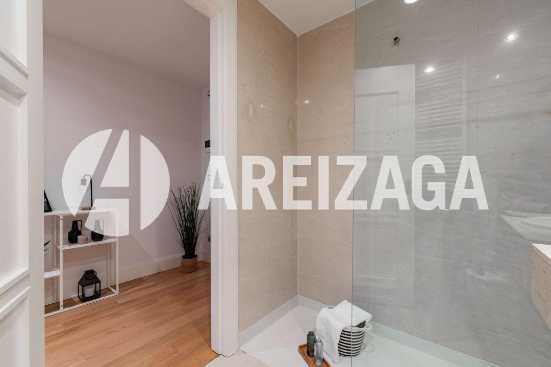 Flat for Sale in San Sebastián