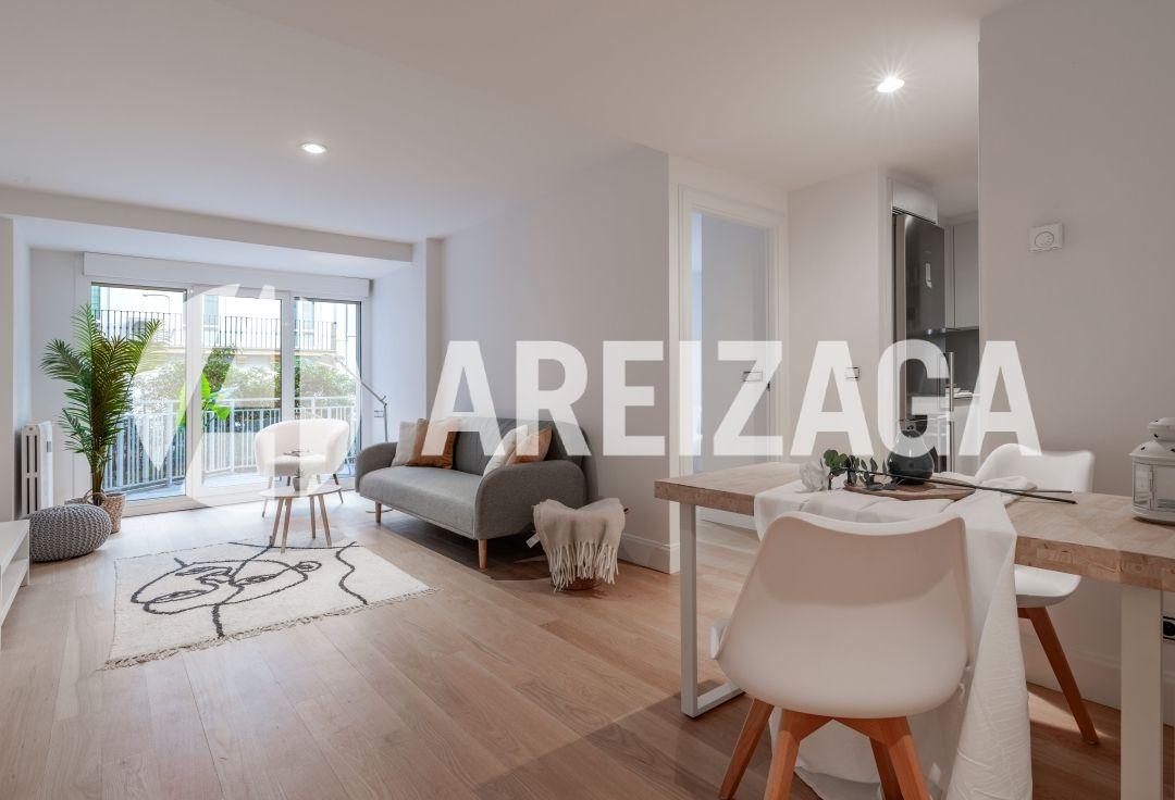 Flat for Sale in San Sebastián