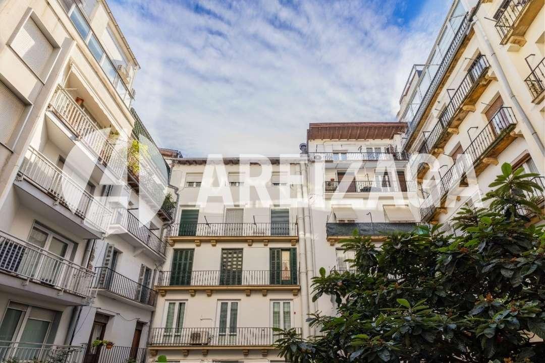 Flat for Sale in San Sebastián