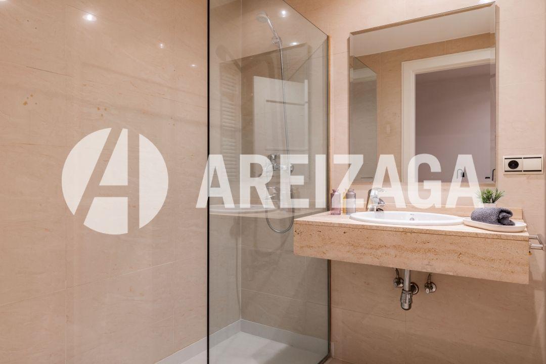 Flat for Sale in San Sebastián