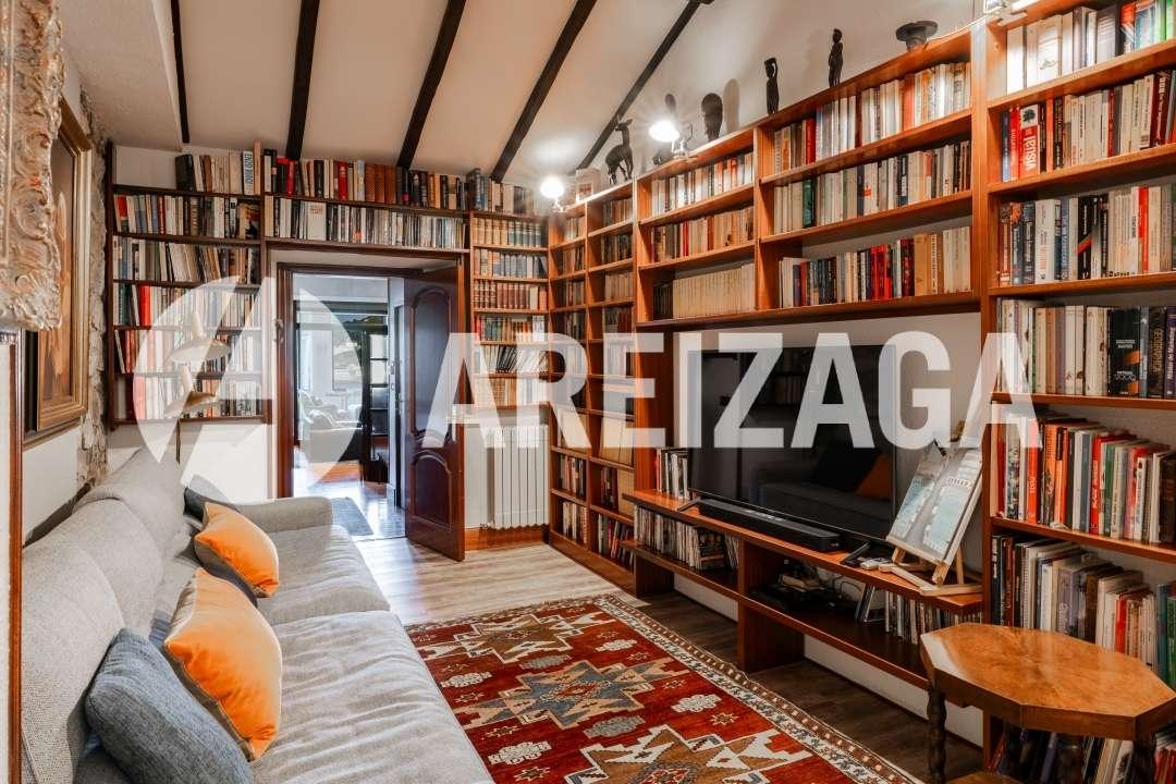 Flat for Sale in San Sebastián