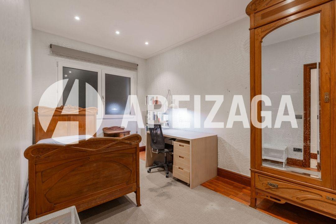 Flat for Sale in San Sebastián