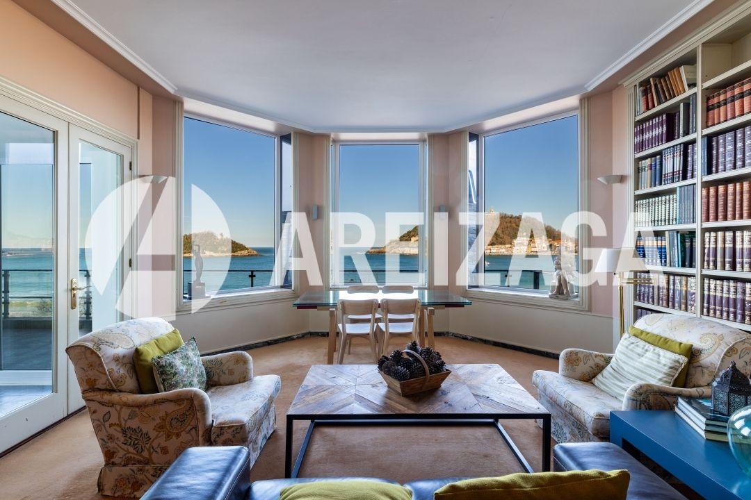 Flat for Sale in San Sebastián