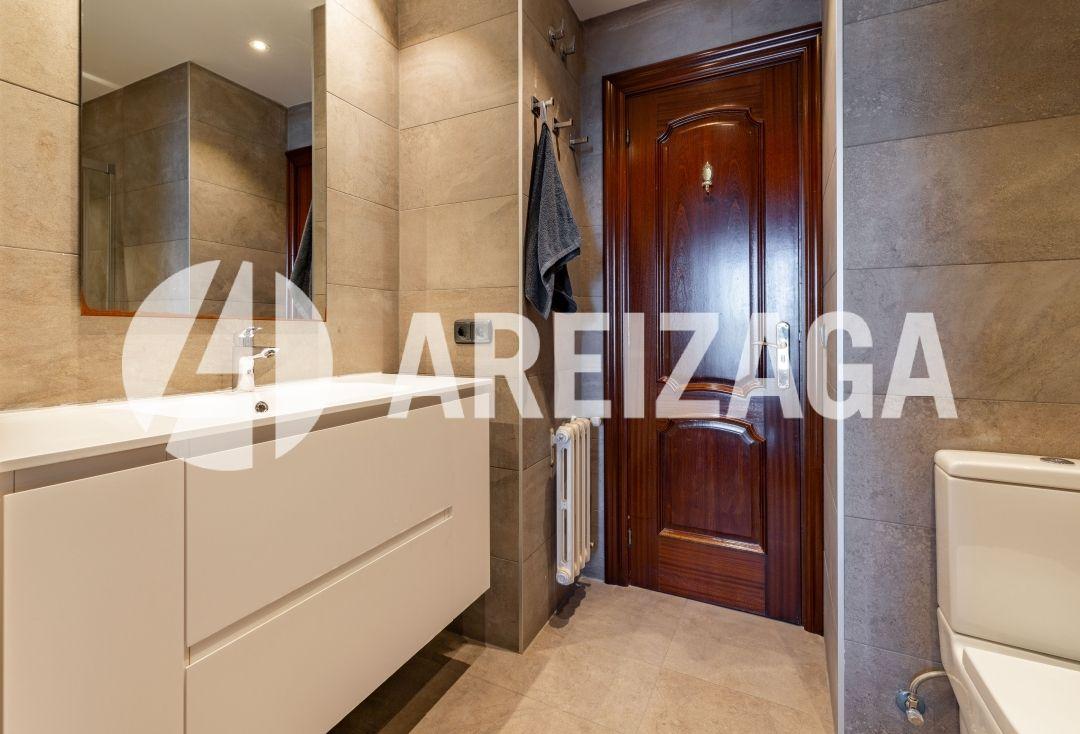 Flat for Sale in San Sebastián