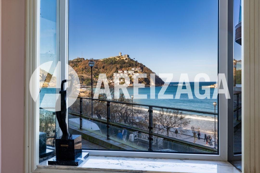 Flat for Sale in San Sebastián