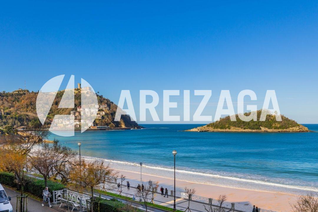 Flat for Sale in San Sebastián