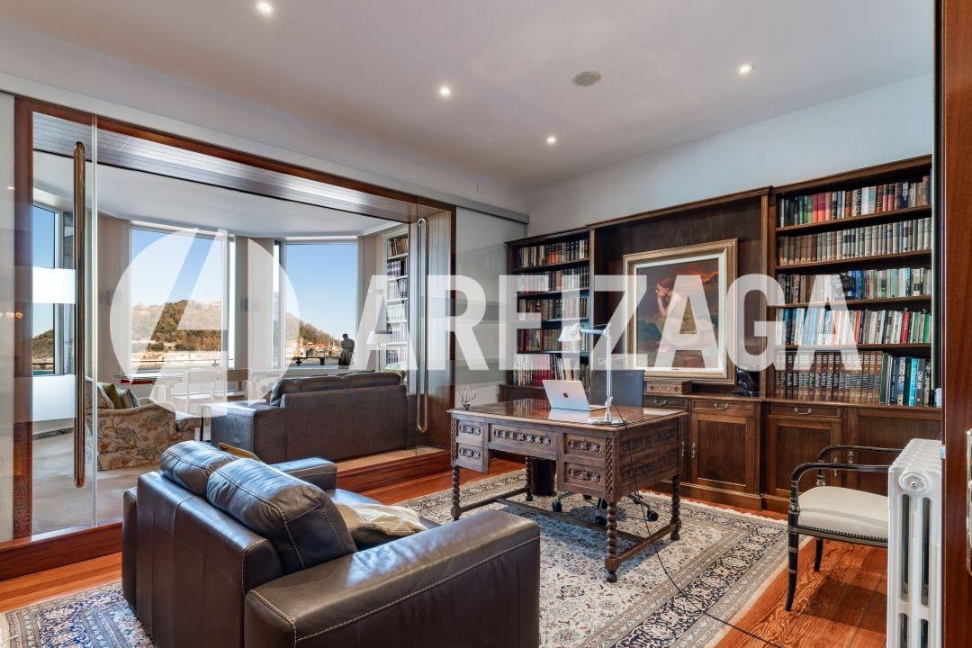Flat for Sale in San Sebastián
