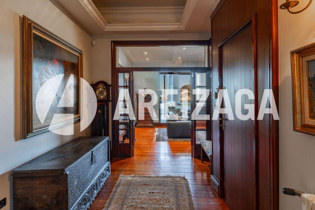 Flat for Sale in San Sebastián