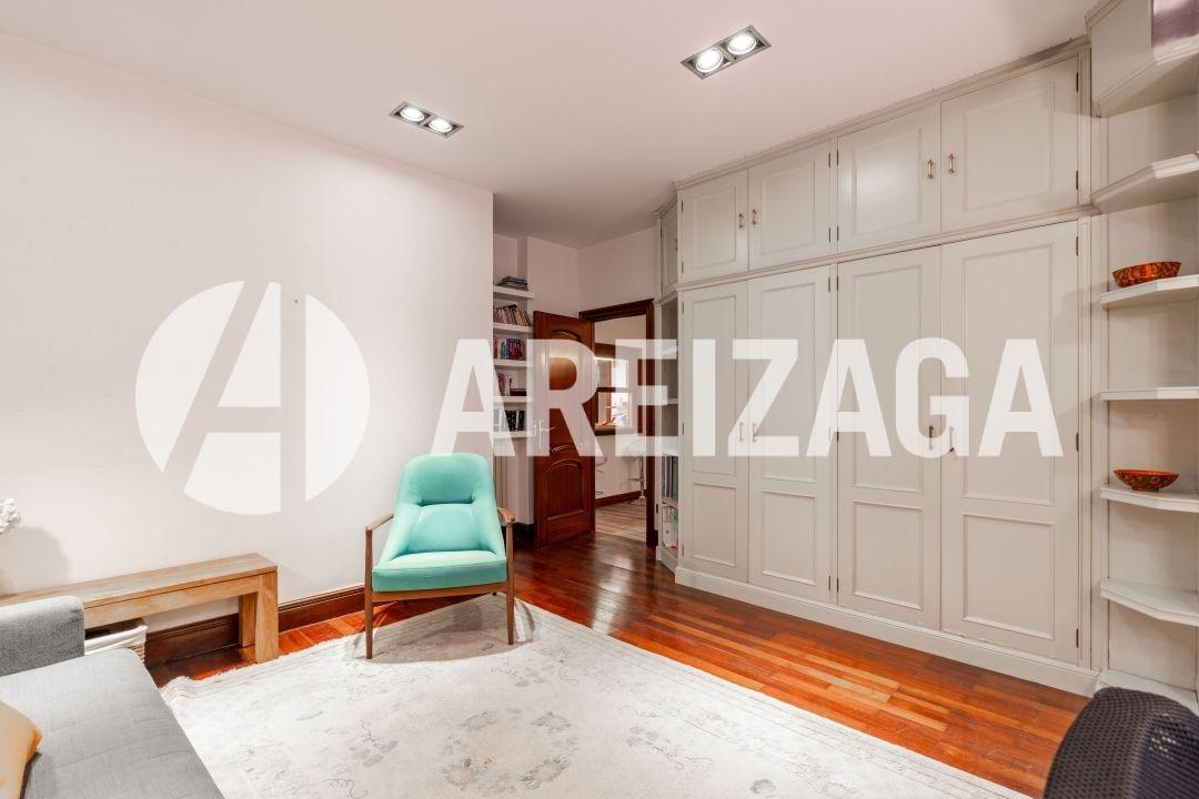 Flat for Sale in San Sebastián