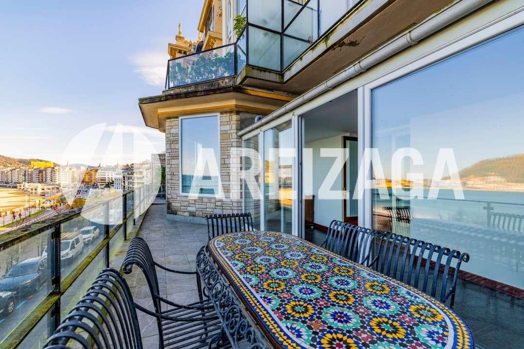 Flat for Sale in San Sebastián