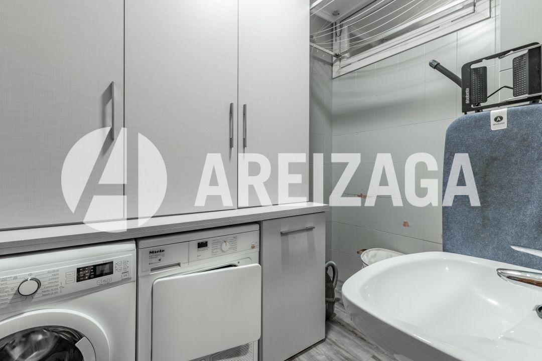 Flat for Sale in San Sebastián