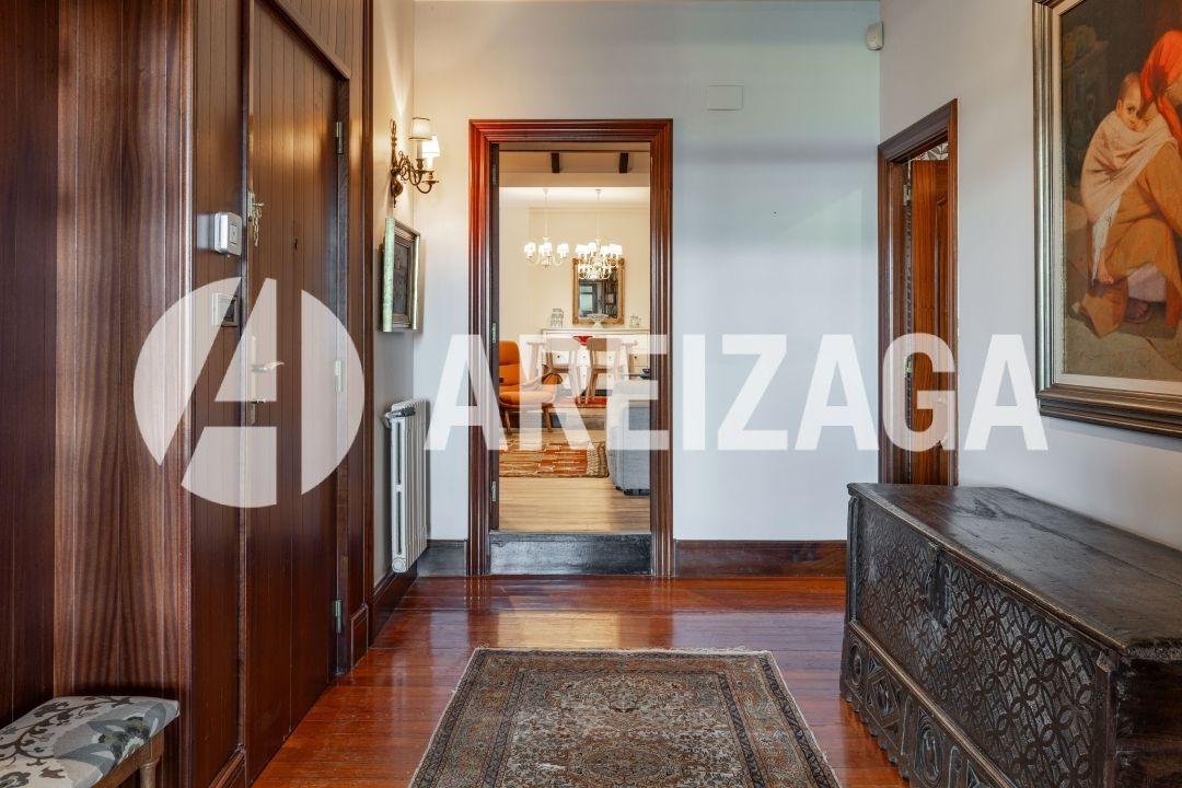Flat for Sale in San Sebastián