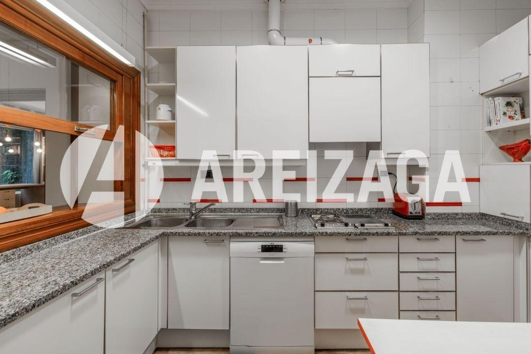Flat for Sale in San Sebastián