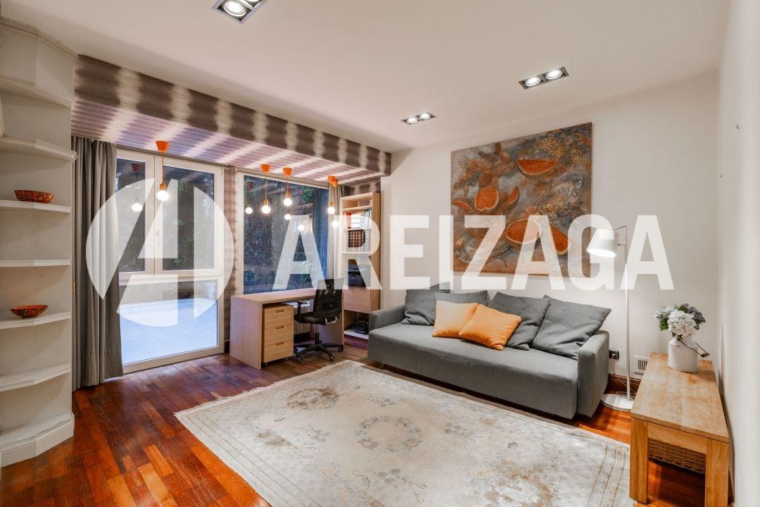 Flat for Sale in San Sebastián
