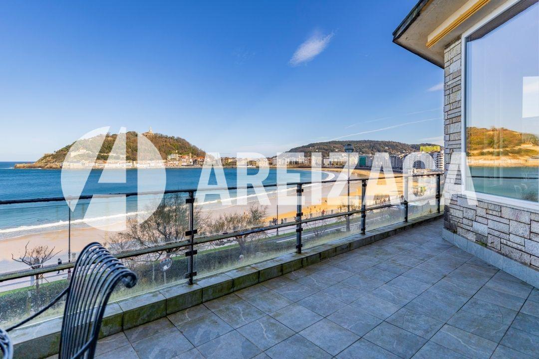 Flat for Sale in San Sebastián