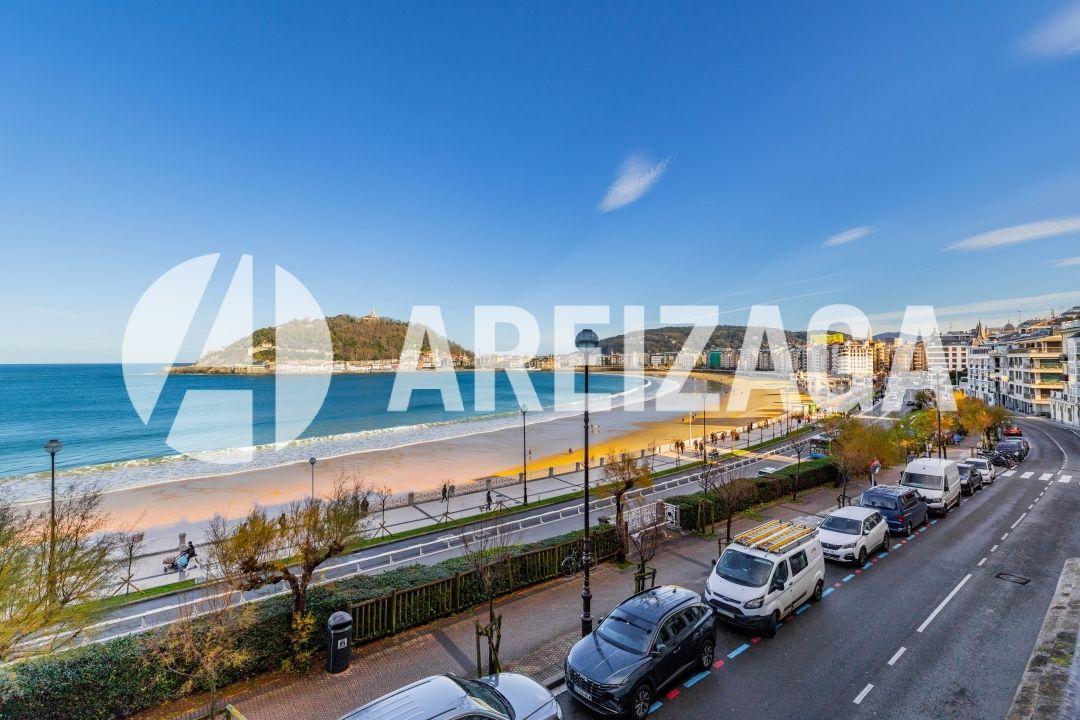 Flat for Sale in San Sebastián