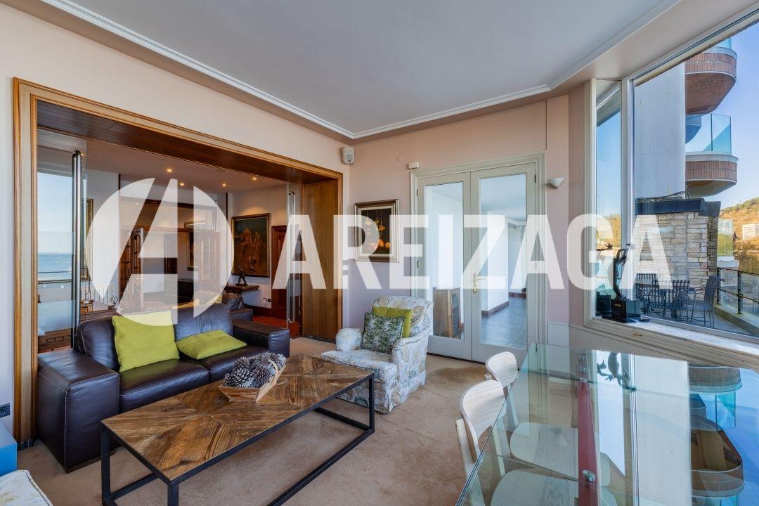 Flat for Sale in San Sebastián