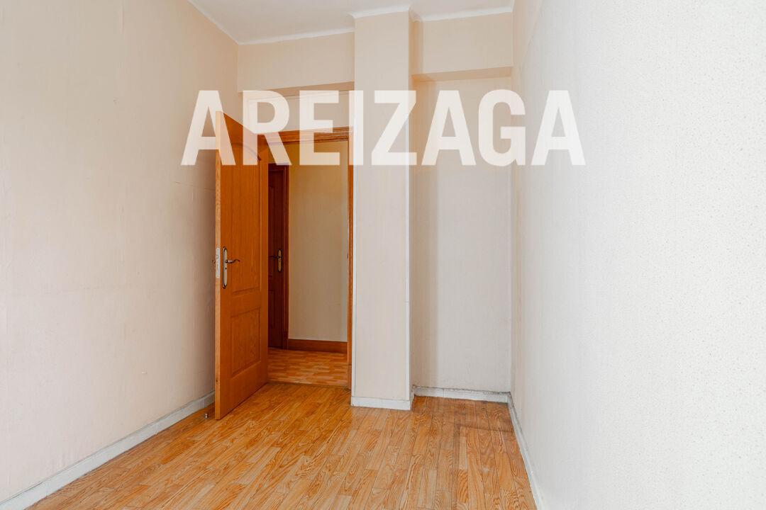 Flat for Sale in San Sebastián
