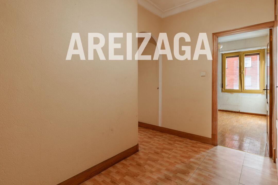 Flat for Sale in San Sebastián
