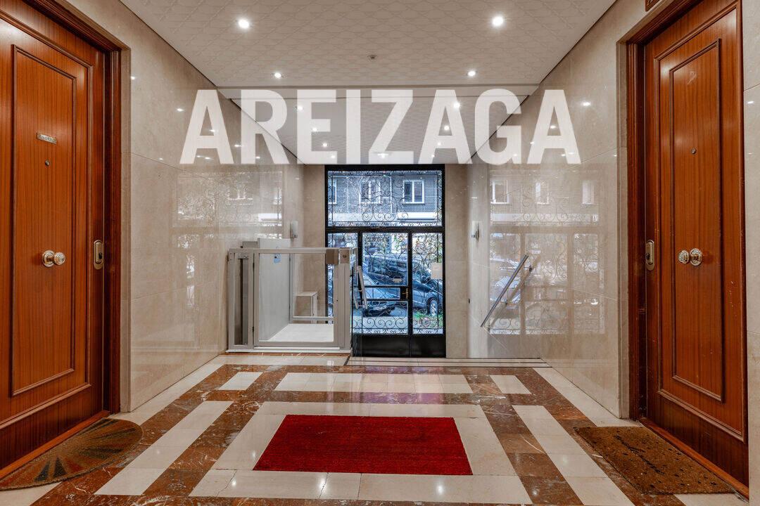 Flat for Sale in San Sebastián