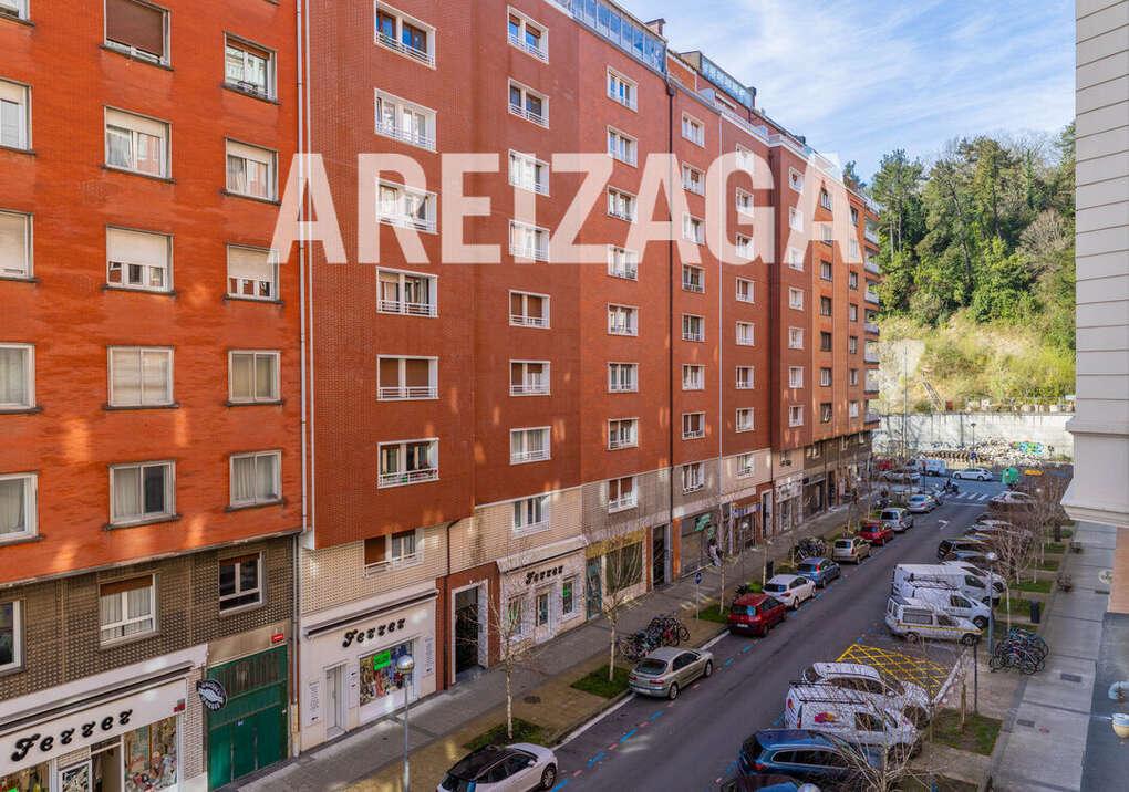 Flat for Sale in San Sebastián