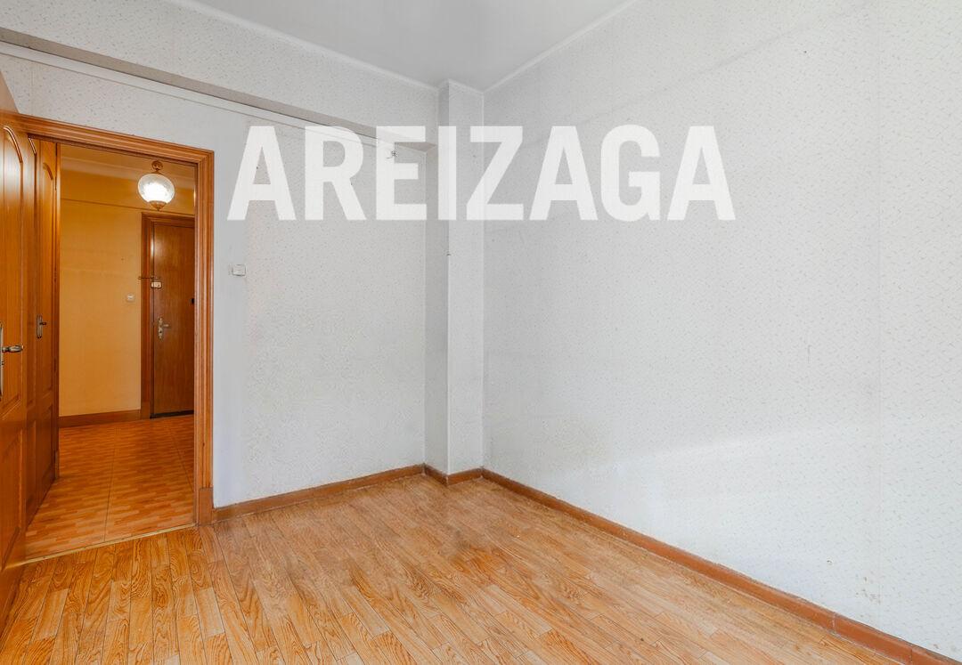 Flat for Sale in San Sebastián